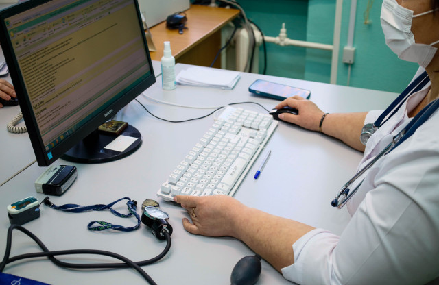 Экс-глава депздрава ХМАО рассказал о недобросовестных врачах и попал под хейт от коллег