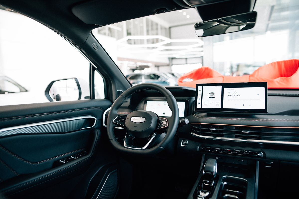 Большие планы на 2026 год? Реализуйте их с семиместным Geely Okavango!