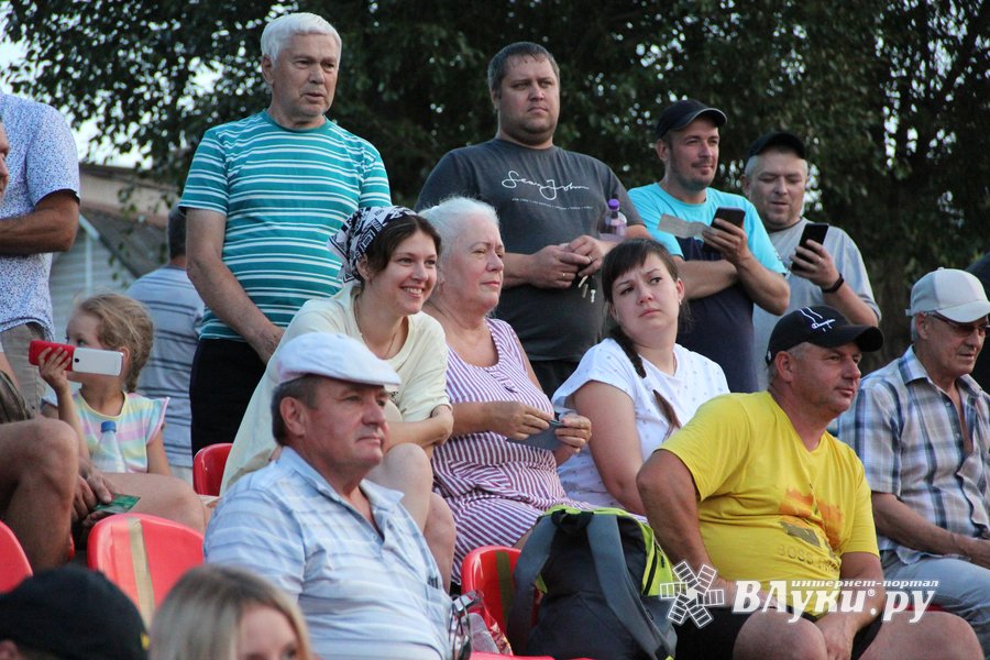 Новости в 12 на первом. Школьный класс линейка. Вести первый канал. 00. Корреспонденты 12 канала омск.