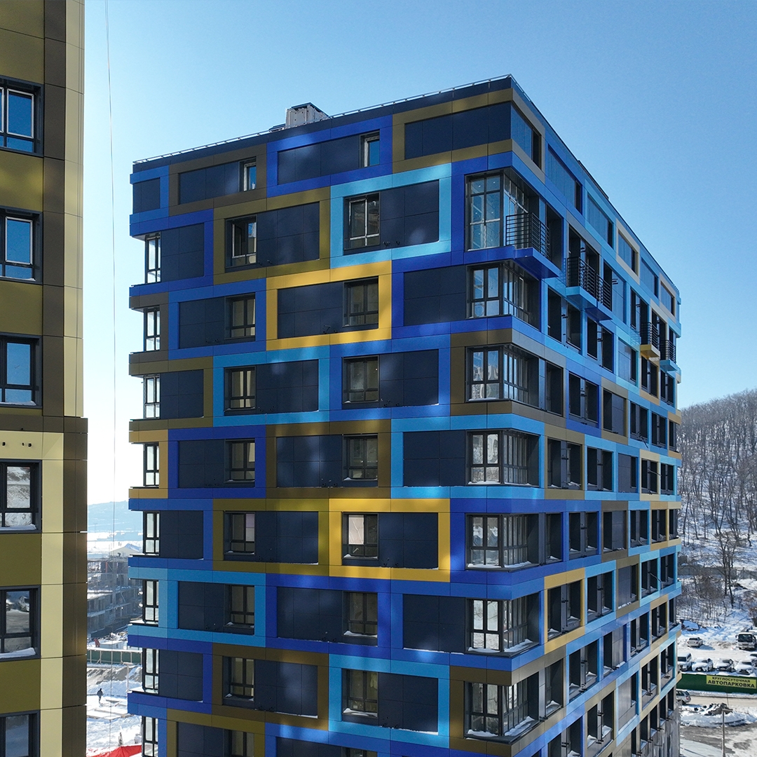 В конце 2022 года во Владивостоке был введен в строй ЖК "Айвазовский" на 251 квартиру