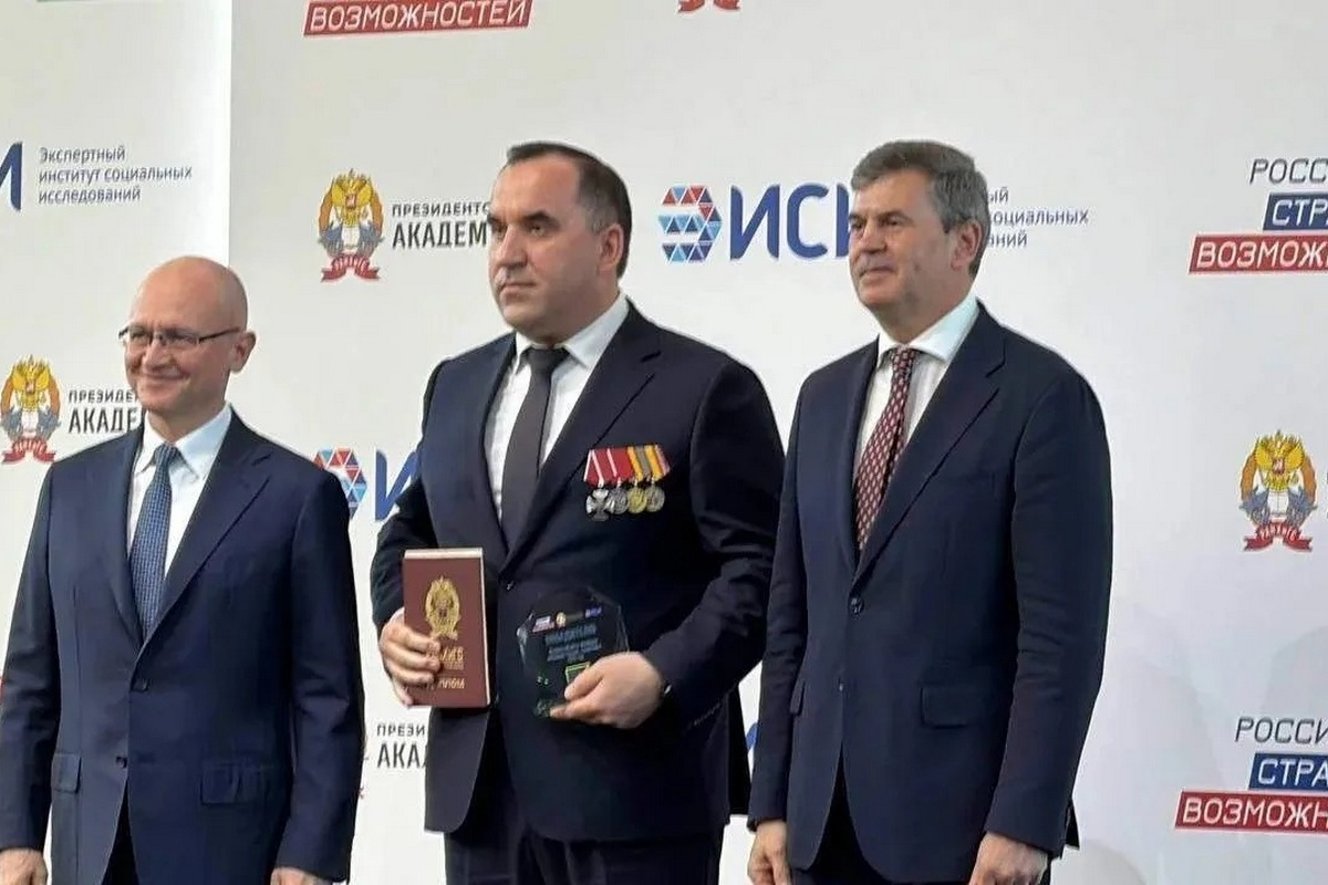 Дмитрий Миляев поздравил Андрея Дубровского с победой в конкурсе «Лидеры России. Политика»