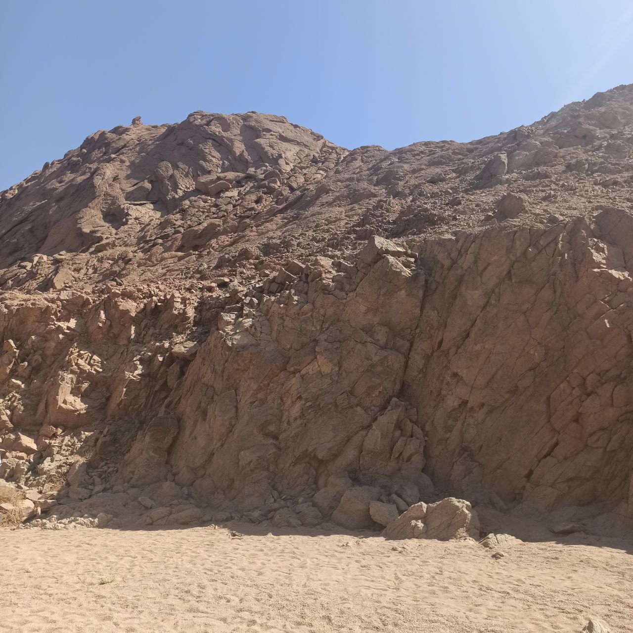 Ученые спорят о том, где находится библейская гора Синай