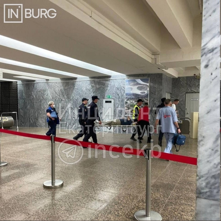 В екатеринбургском метро пассажир упал на пути. Фото Регионы Селдон Новости