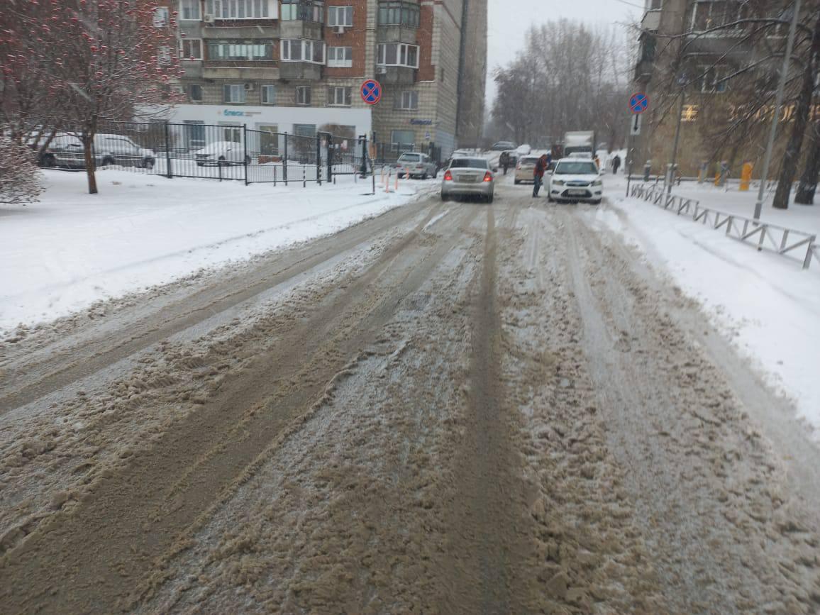 Фото Сугробы и пробки. Новосибирск за ночь завалило снегом. ОНЛАЙН 3