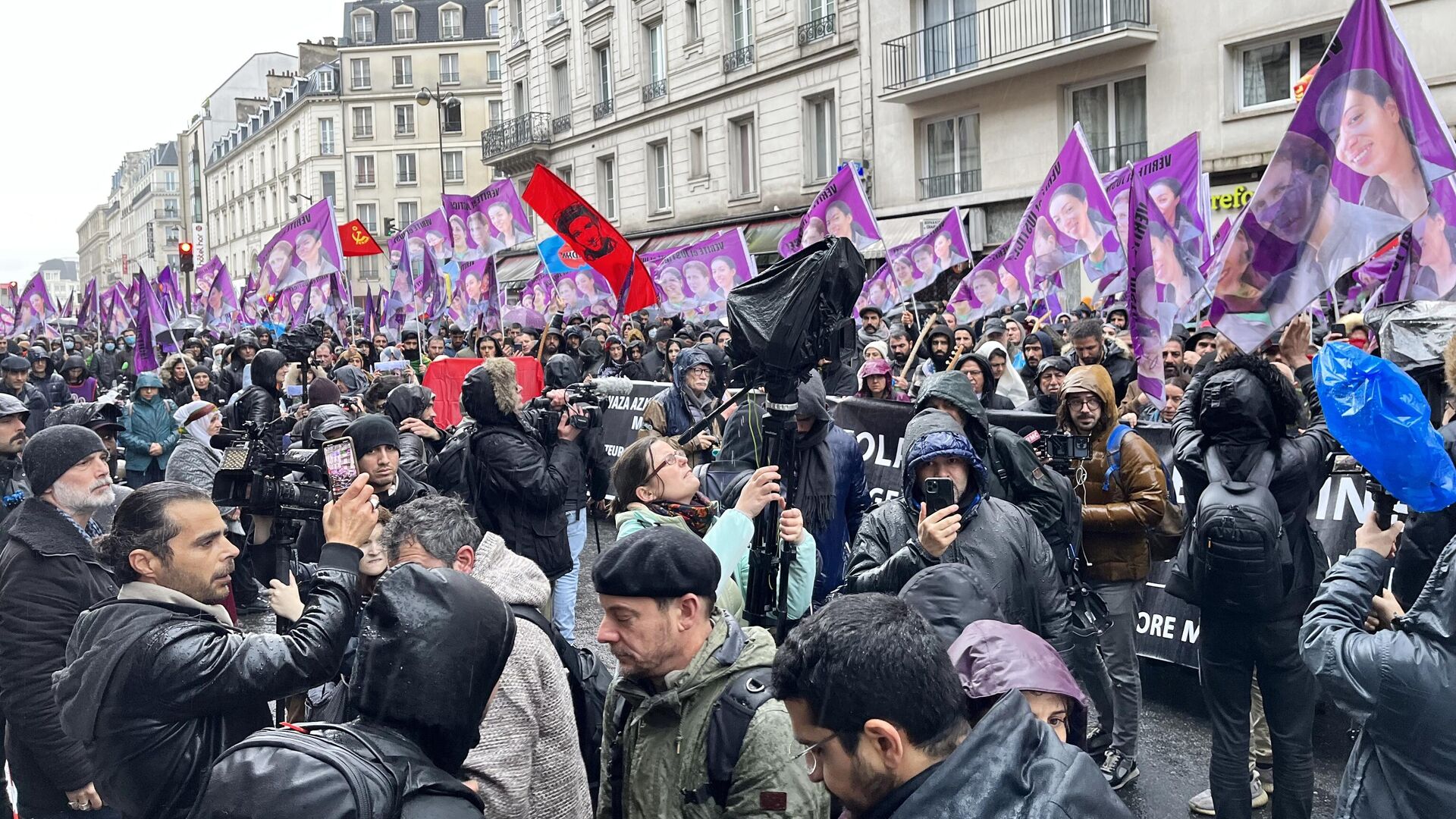 Франция призвала. Протесты в Париже. Протесты в Турции. Протесты во Франции 2022. Протесты курдов в Париже.