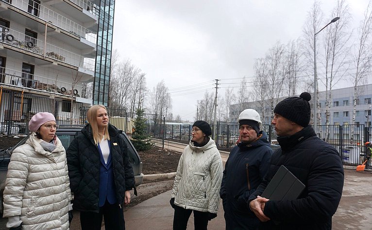 Екатерина Грибкова оценила ход строительства объектов здравоохранения в Сыктывкаре