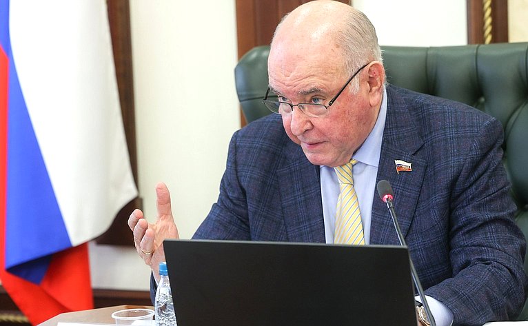 Григорий Карасин