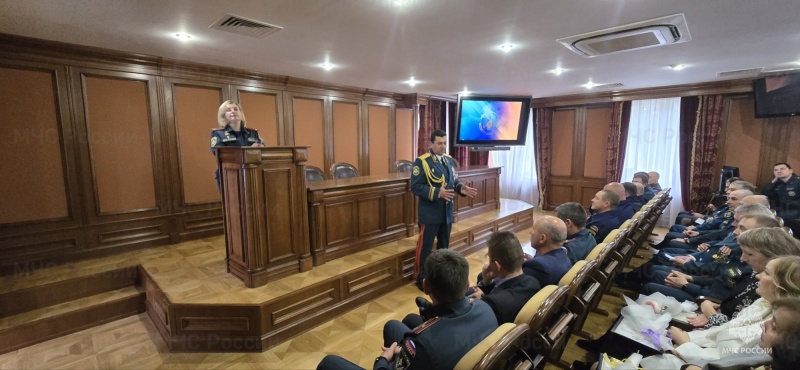 В Главном управлении МЧС России по Югре прошло торжественное мероприятие, посвященное Дню гражданской обороны России
