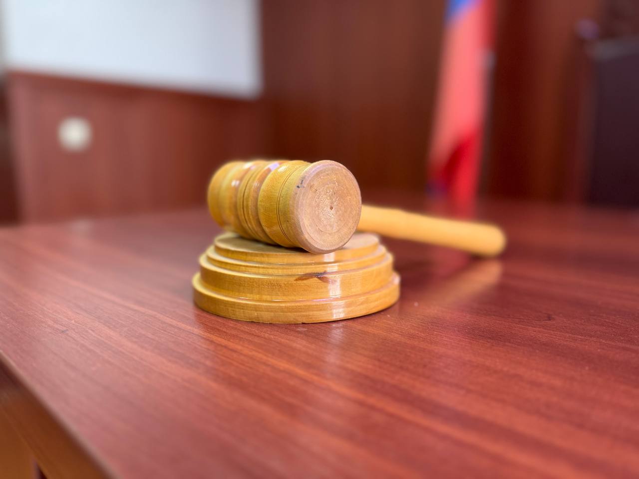 Жительница Ельца потребовала через суд убрать видеоглазок с двери соседки 