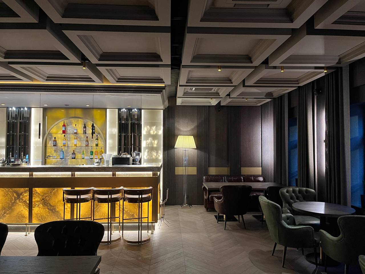 Золотая ягода казань краснококшайская. Ресторан брассерия казань банкетный зал. Кафе золотой феникс владивосток. Ям яшель ресторан. Бахча казань ресторан.