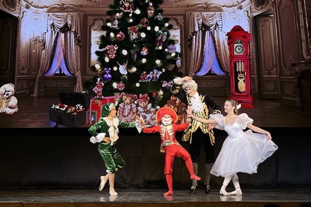 Сотрудники Управления Минюста России по Вологодской области посетили спектакль балета «Щелкунчик» в исполнении студии классического балета нашего города (фото 4)