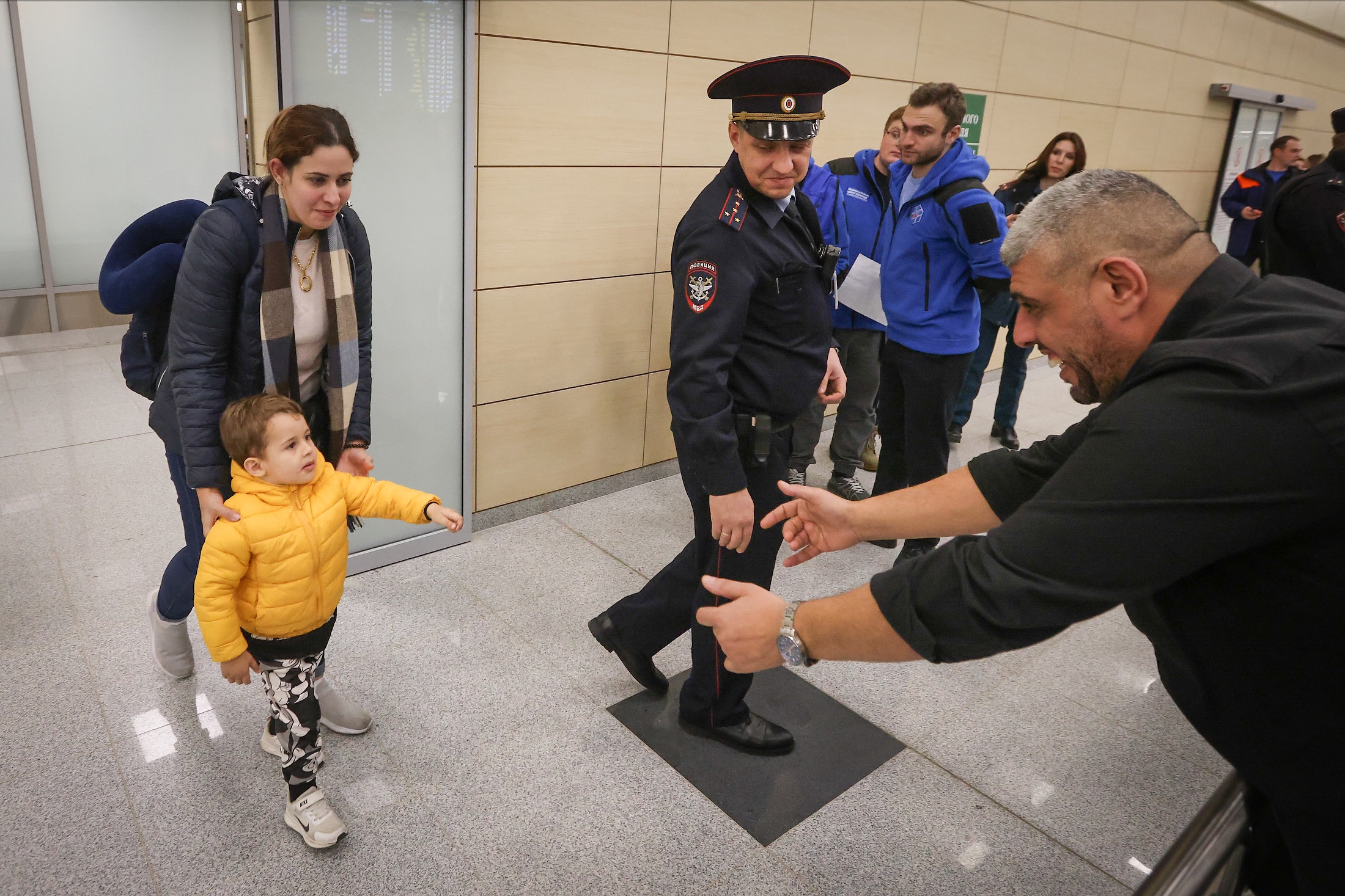 Спецборт МЧС доставил в Москву еще 120 эвакуированных из Газы россиян