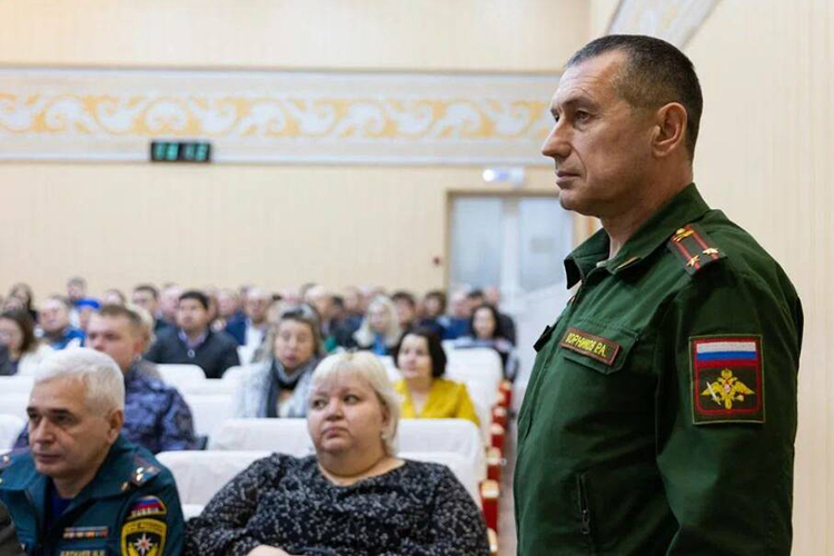 Военкома Альметьевского района Руслана Корникова заподозрили в махинациях с «рекрутерскими» выплатами и задержали аккурат при получении первого «взяточного» транша