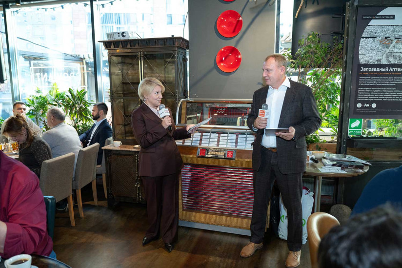 Оксана Кострюкова и Николай Антонов