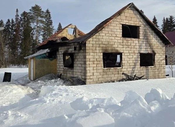 Жилой дом сгорел в Малопургинском районе 