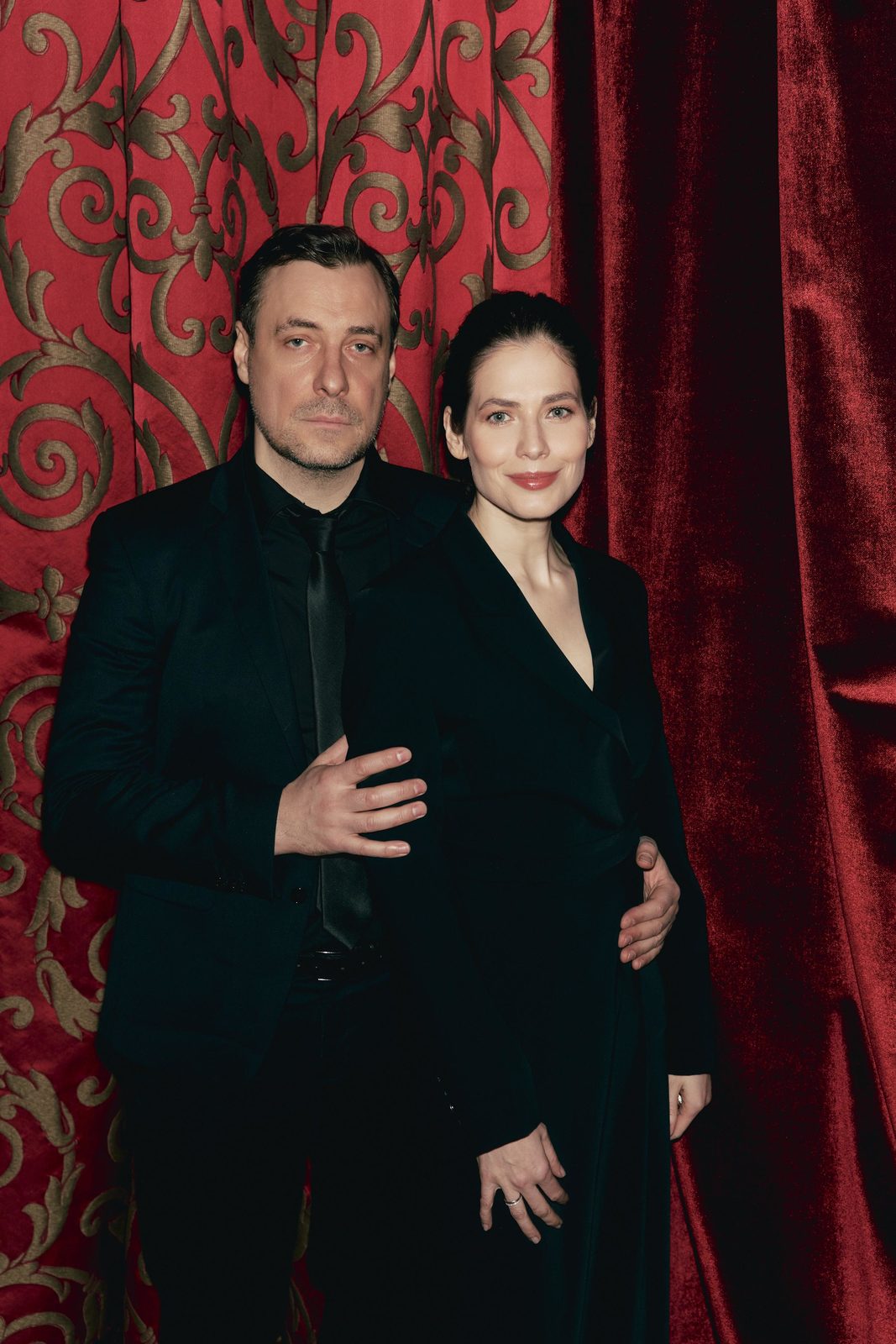 Ценный подарок: Юлия Снигирь, Виктория Толстоганова и Стася Милославская