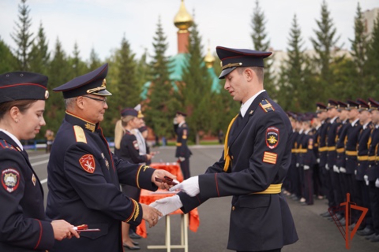 Начальник Управления Росгвардии по Омской области принял участие в торжественном мероприятии, посвященном Дню знаний