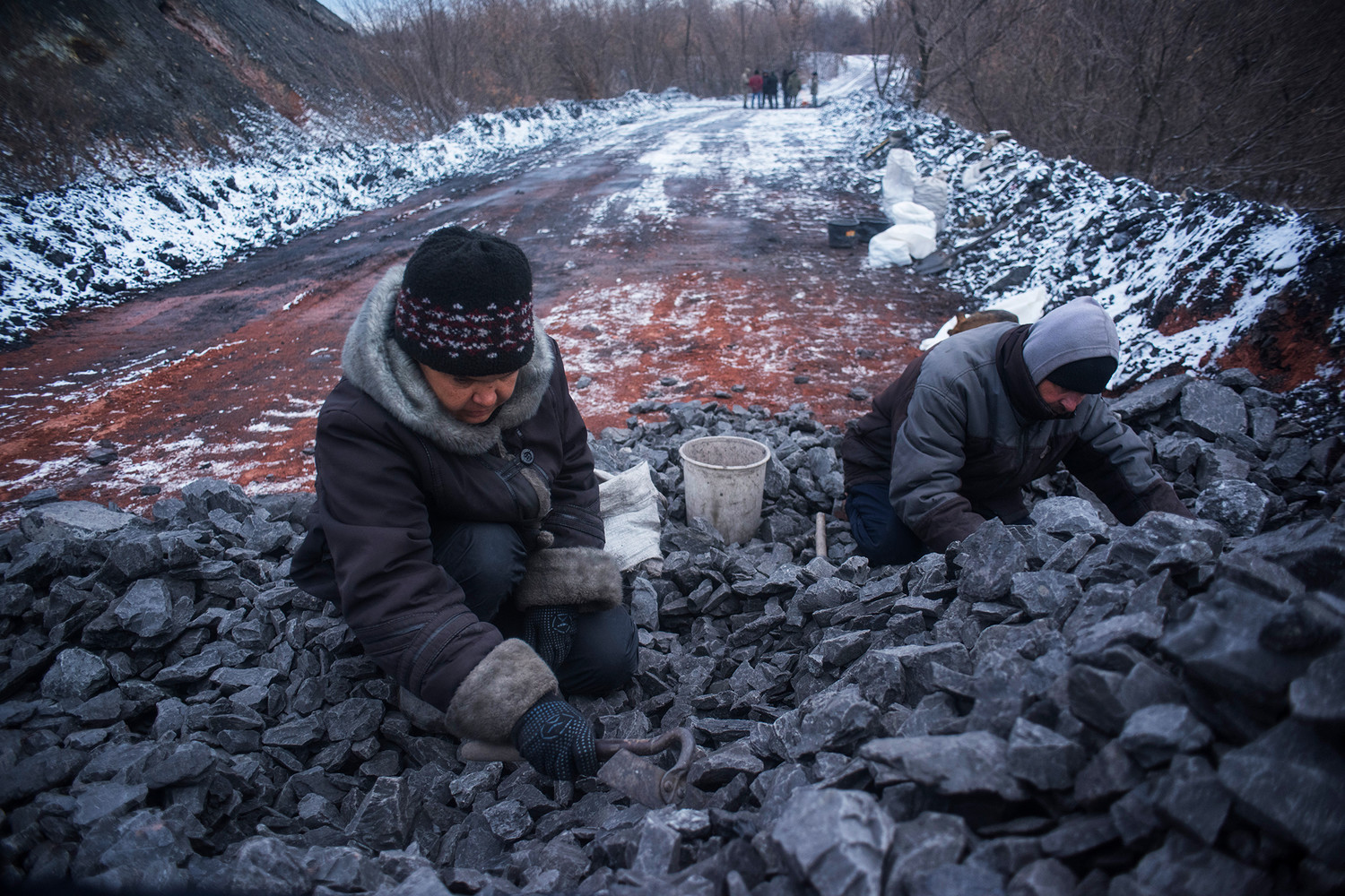 Зима уголь. Казахский уголь. Уголь зимой. Зима углем. Транзит угля.