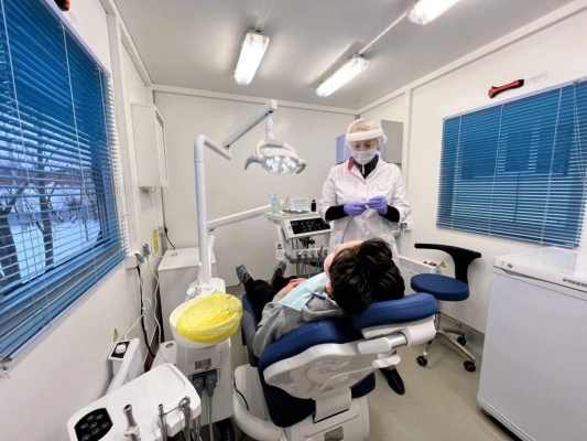 Стоматологи Удмуртии приняли более 2,5 тысячи пациентов в передвижном комплексе в 2024 году