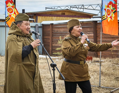 В Якутии началась ежегодная Всероссийская патриотическая акция «Поём двором»