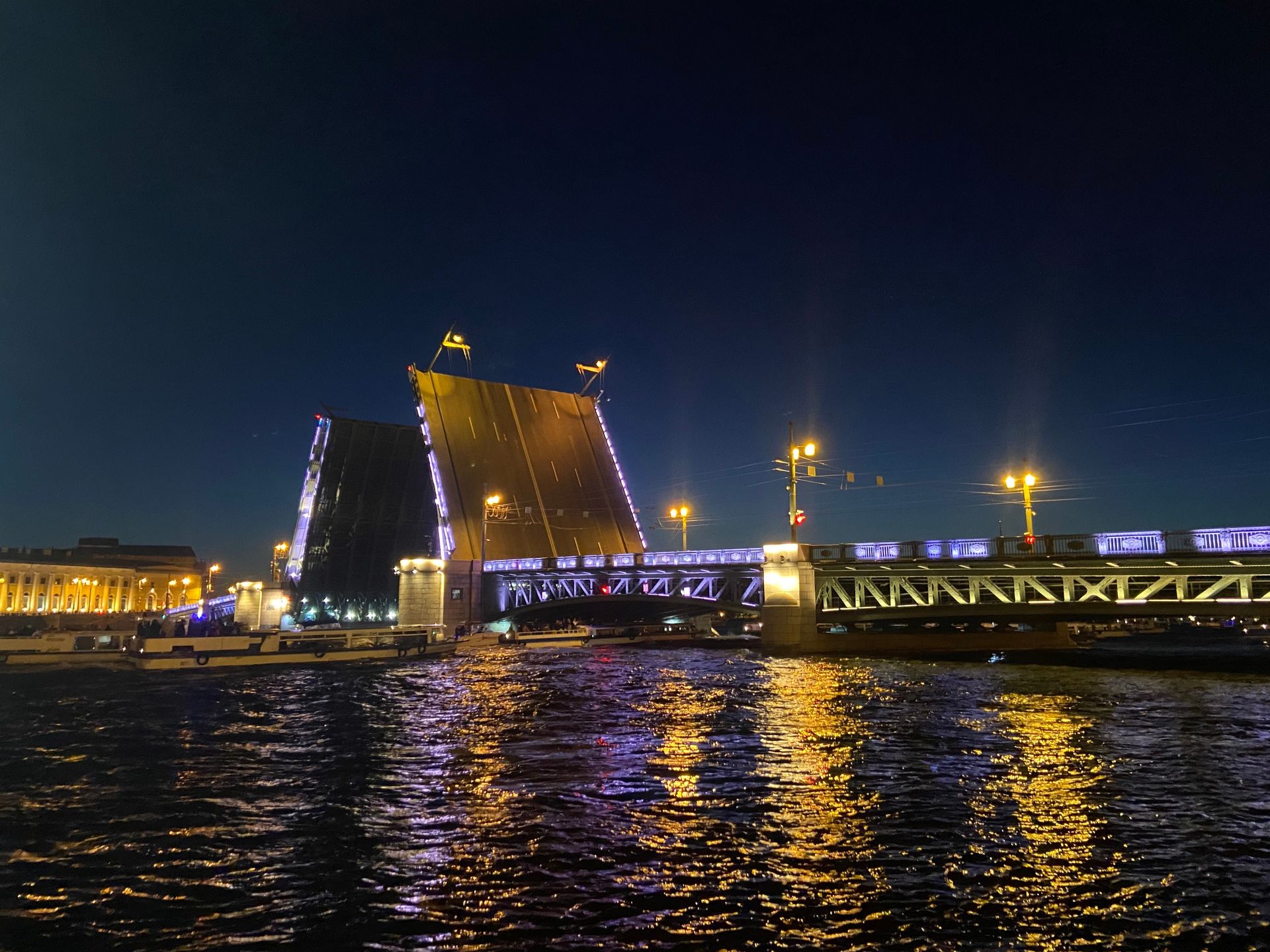 Благовещенский разводной мост в Санкт-Петербурге
