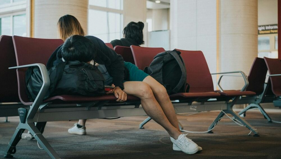 Рейс Azur Air во Вьетнам задерживается уже более чем на 40 часов