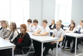 Школьникам из Дебальцево помогают выбрать востребованную профессию и сформировать карьерную траекторию