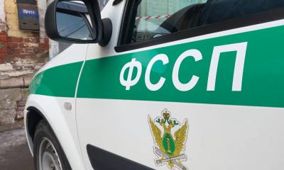 Приставы взыскали ущерб с саратовца, залившего квартиру этажом ниже