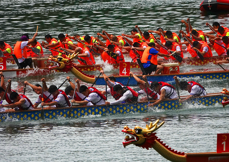 China dragon boat festival. Дуаньу праздник драконьих лодок. Дуаньу в Китае. Праздник дуаньу в Китае. Фестиваль драконьих лодок в Китае.