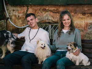 «Нужно не цепляться за фактуру, а бросаться в новый материал»: молодые актеры о сериале «Разрешите обратиться» и своем пути в профессию