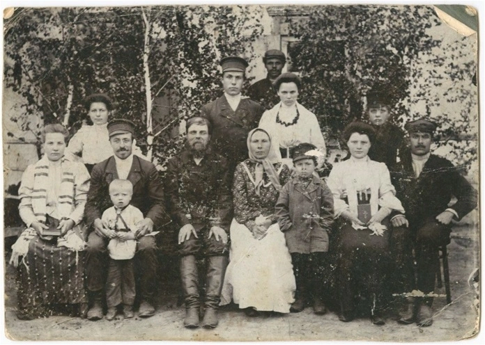 Семья переселенцев из Гомельщины