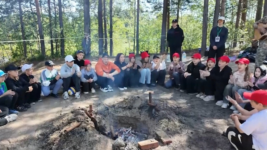 Лагеря Сургута и Сургутского района в заключительную смену принимают 150 детей из Макеевки