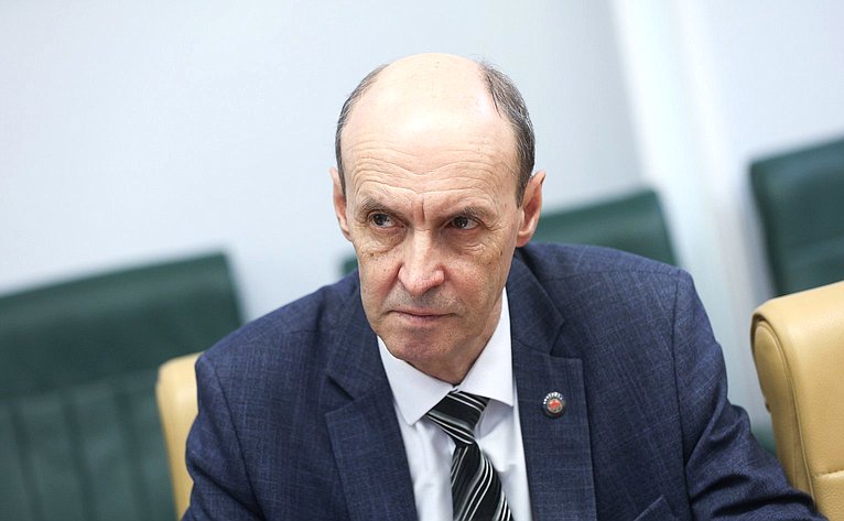 Совещание на тему «Развитие научно-технологического, инновационного и промышленного потенциалов Дальнего Востока»