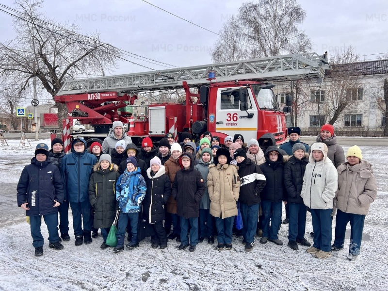 В копейской школе открыли новый кадетский класс МЧС