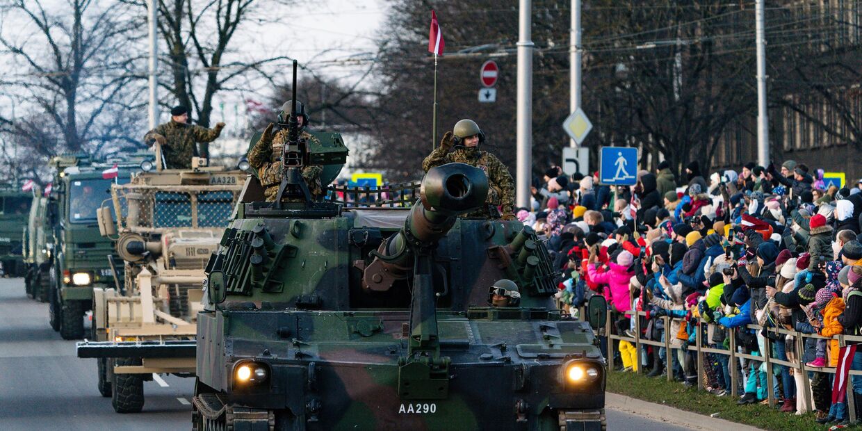 Военный парад в честь Дня независимости Латвии