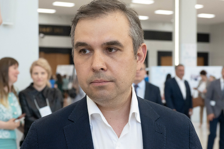 Финального решения, кто займет кресло Хидиятова принято не было. Кандидат номер один — главврач челнинской Больницы скорой медицинской помощи Марат Мухамадеев