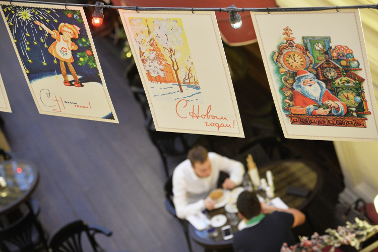 Какие развлечения выбирают? В тренде ретровечеринки, но их предпочитает взрослое поколение, которое помнит «советских буфетчиц»