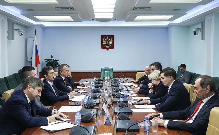 Круглый стол Комитета Совета Федерации по экономической политике «О ходе мониторинга состояния производства малотоннажной химии в Российской Федерации»