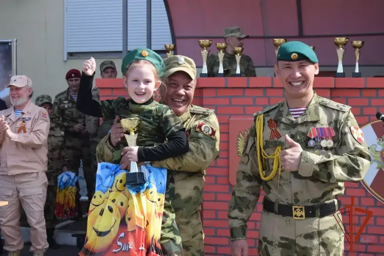 Военнослужащие Росгвардии провели для юных омичей патриотический форум «Наследие. Помним,гордимся,чтим!» 