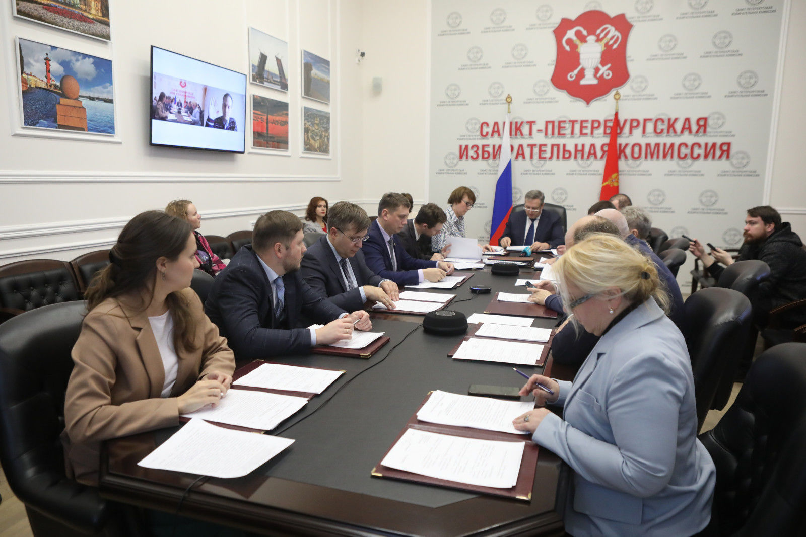 зал петербургской избирательной комиссии. экологическая комиссия спб. участковая избирательная комиссия санкт петербурга. территориальные избирательные комиссии спб. санкт-петербургская избирательная комиссия ероцкая.