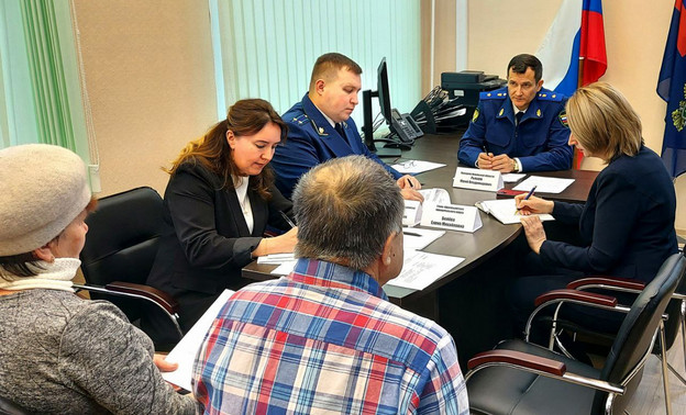 Прокурор Кировской области провёл личные приёмы граждан в трёх районах