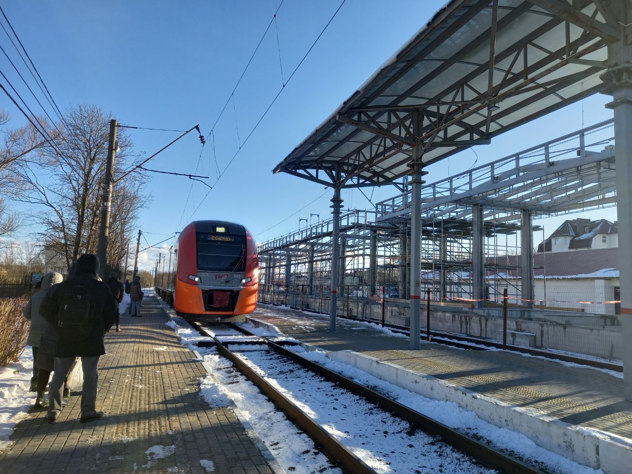 Электрички зеленоградск новый калининград. Калининград железная дорога. Электрички Калининград пригород. Пригородные поезда Калининград на Мамоново. Поезд Калининград Зеленоградск.