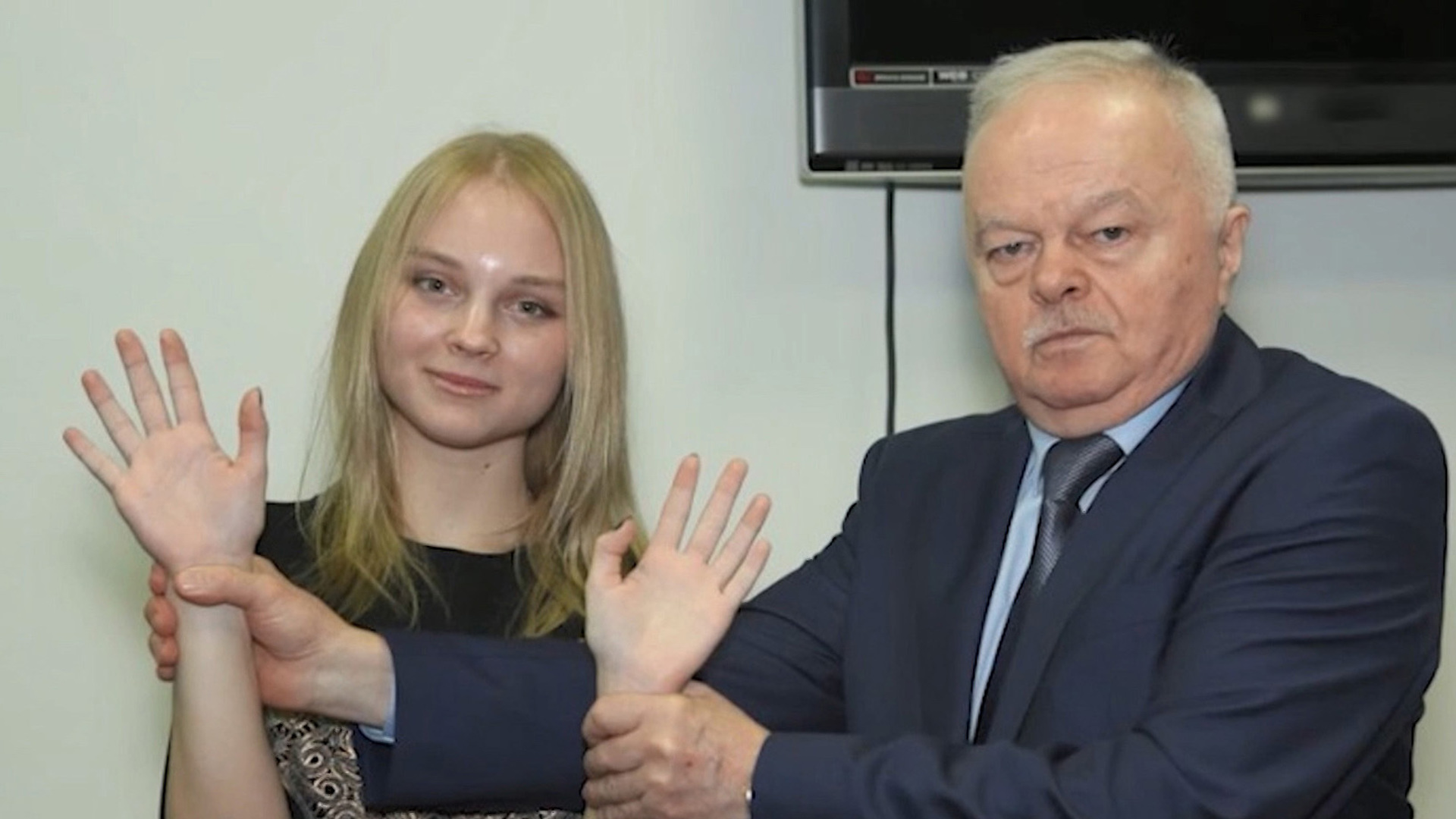 Малахов сегодняшний выпуск. Кустов экстрасенс. Прямой эфир с малаховым 2023. Кустов экстрасенс. Со председатель правления союза писателей.