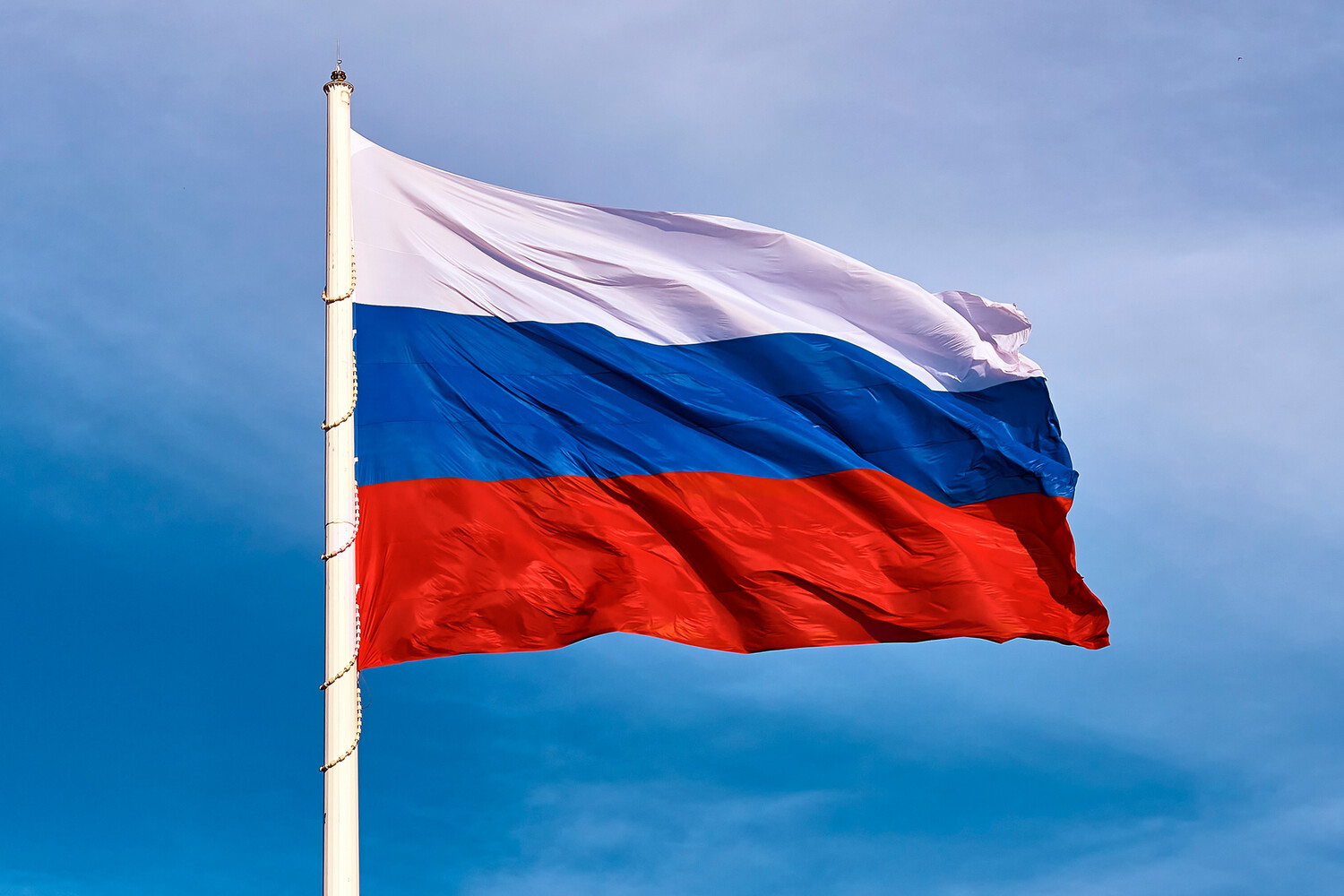 Что не так с поздравлением Путина по случаю Дня государственного флага РФ
