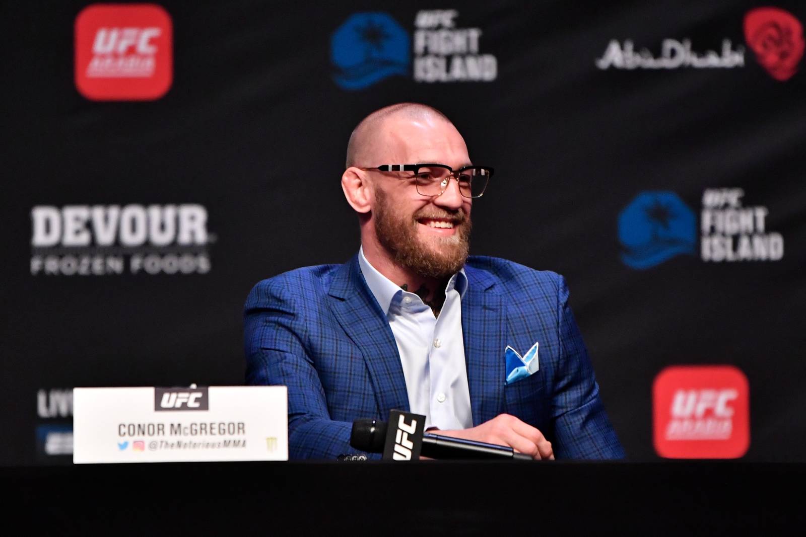 Глава UFC: Уверен, что Конор будет драться этим летом