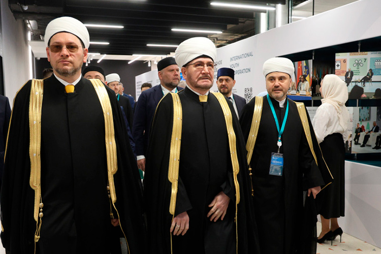  Дамир Мухетдинов, Равиль Гайнутин и Рушан Аббясов (слева направо) 