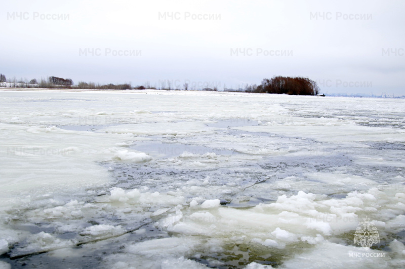 Рыболовы, внимание! Русло Волги еще не скованно льдом