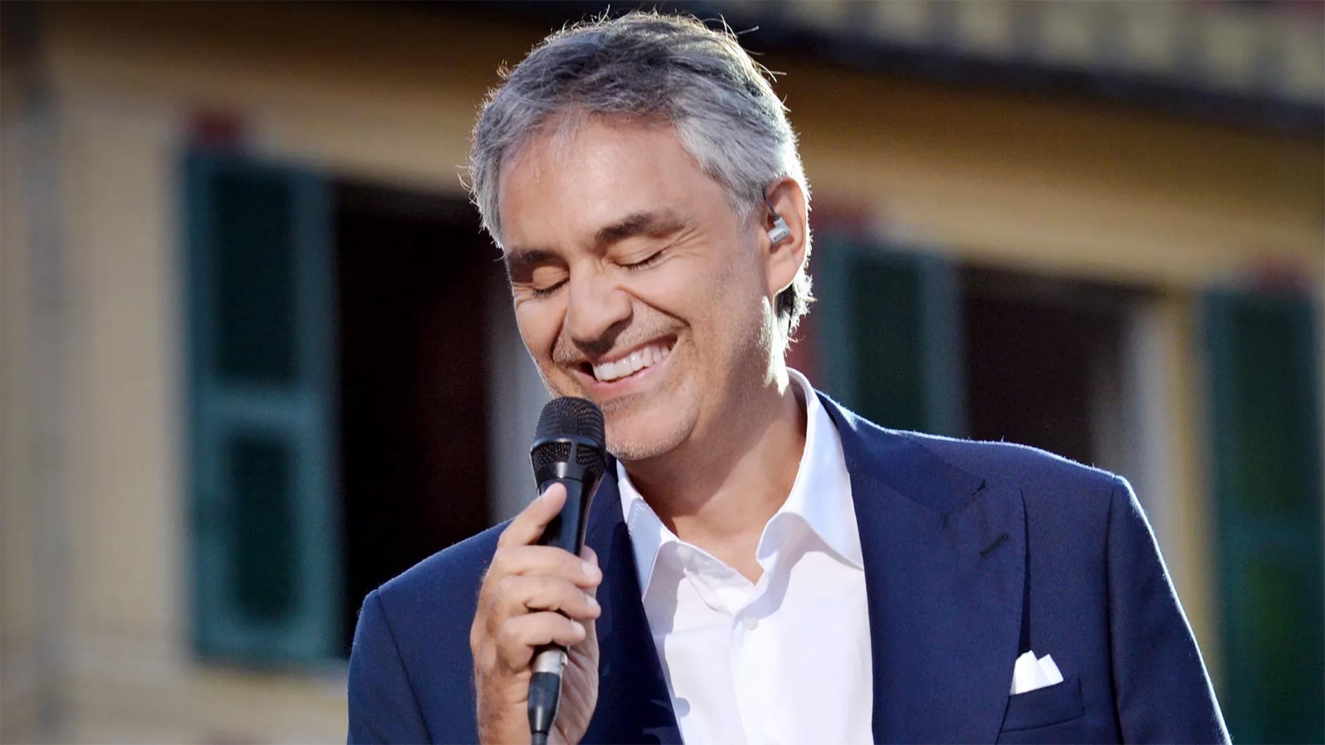 Бочелли конте. Andrea Bocelli. Андреа Бочелли тинькофф. Андреа Бочелли с открытыми глазами.