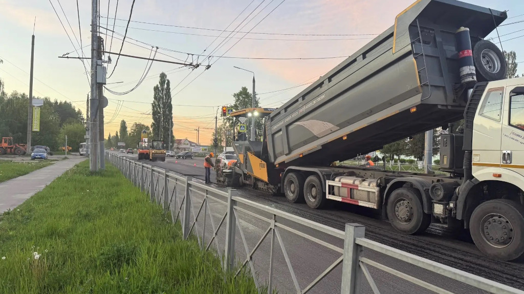 На Литейной в Брянске приступили к укладке асфальта