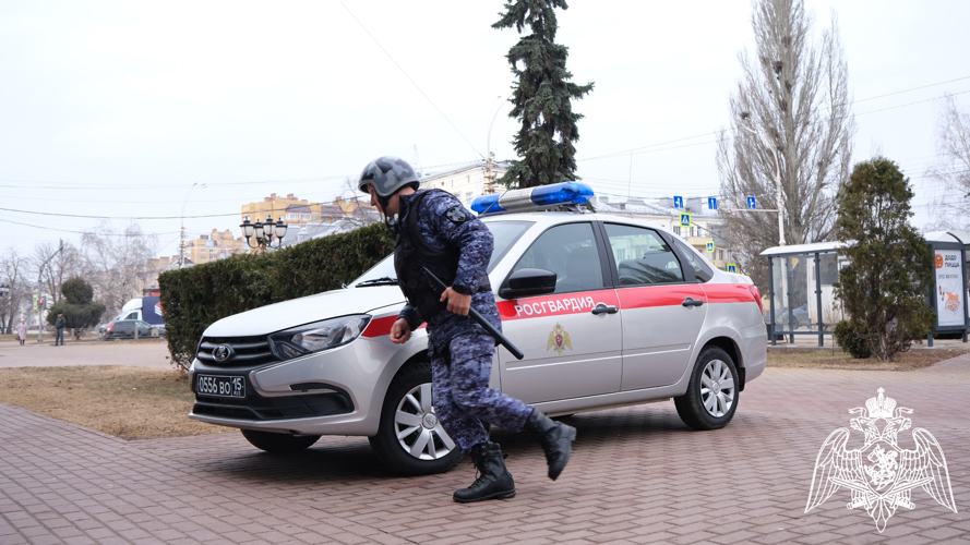 Росгвардейцы в Тамбове задержали подозреваемую в нанесении ножевого ранения своему сожителю